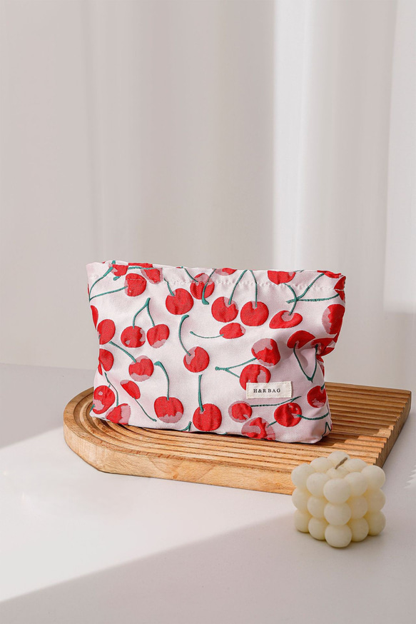 ジャガード織り　夏 さくらんぼ　チェリー　ピンク　大きめ　コスメポーチ　化粧ポーチ　おむつポーチ　 1枚目の画像