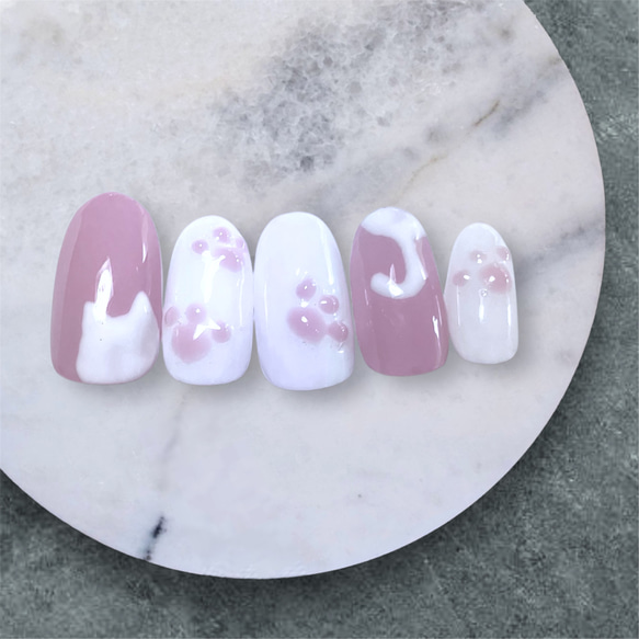サイズオーダー》夏の猫ネイル＊手描き肉球×シルエット＊ピンク
