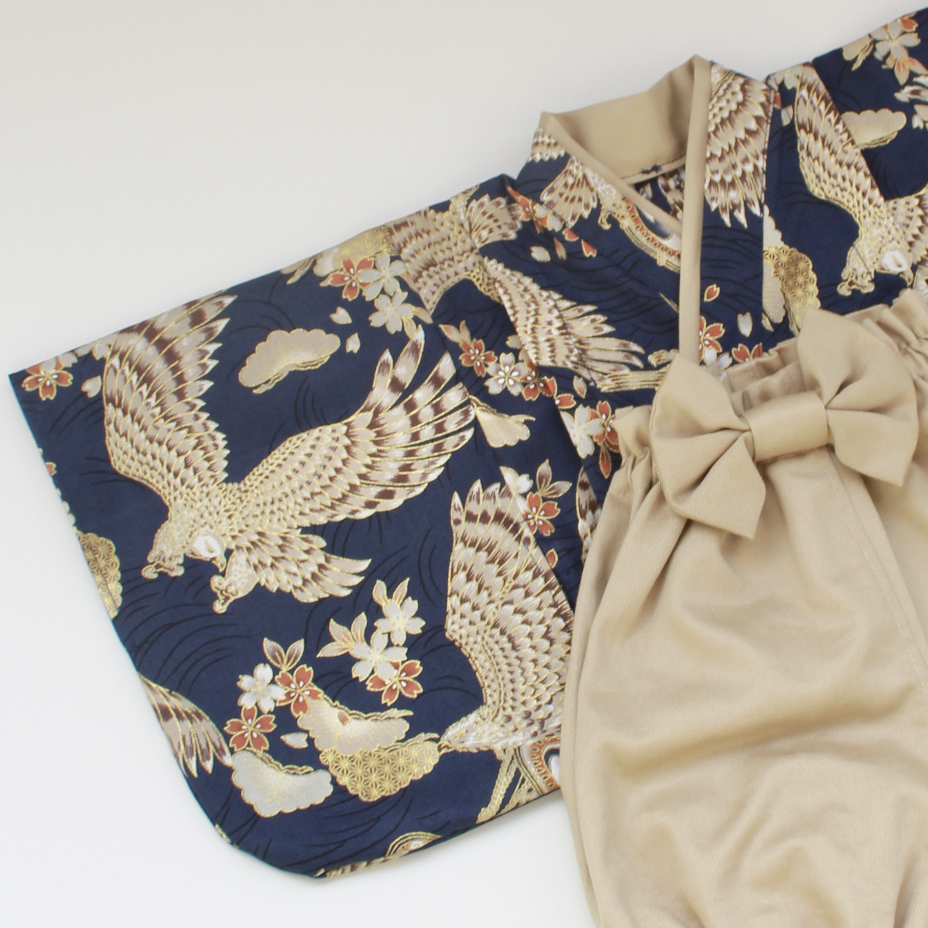 鷹が舞う華やか和柄ベビー袴｜祖父母から贈る特別なギフトに 人気のセミオーダー対応