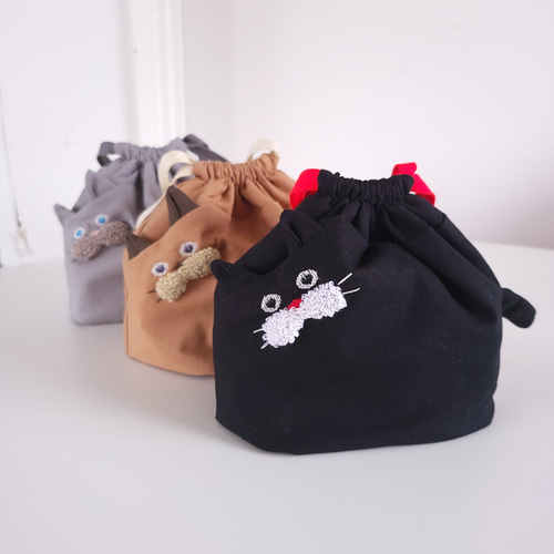 おとぼけキャット 猫型 巾着 ポーチ 黒猫ver. 巾着袋 the catwalk 通販