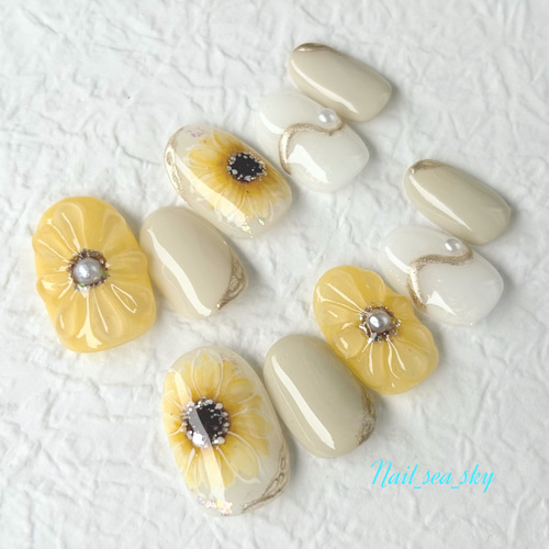 手書きひまわりネイルチップ ぷっくりフラワー リングネイル オーロラ