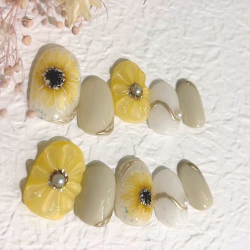 手書きひまわりネイルチップ ぷっくりフラワー リングネイル オーロラ