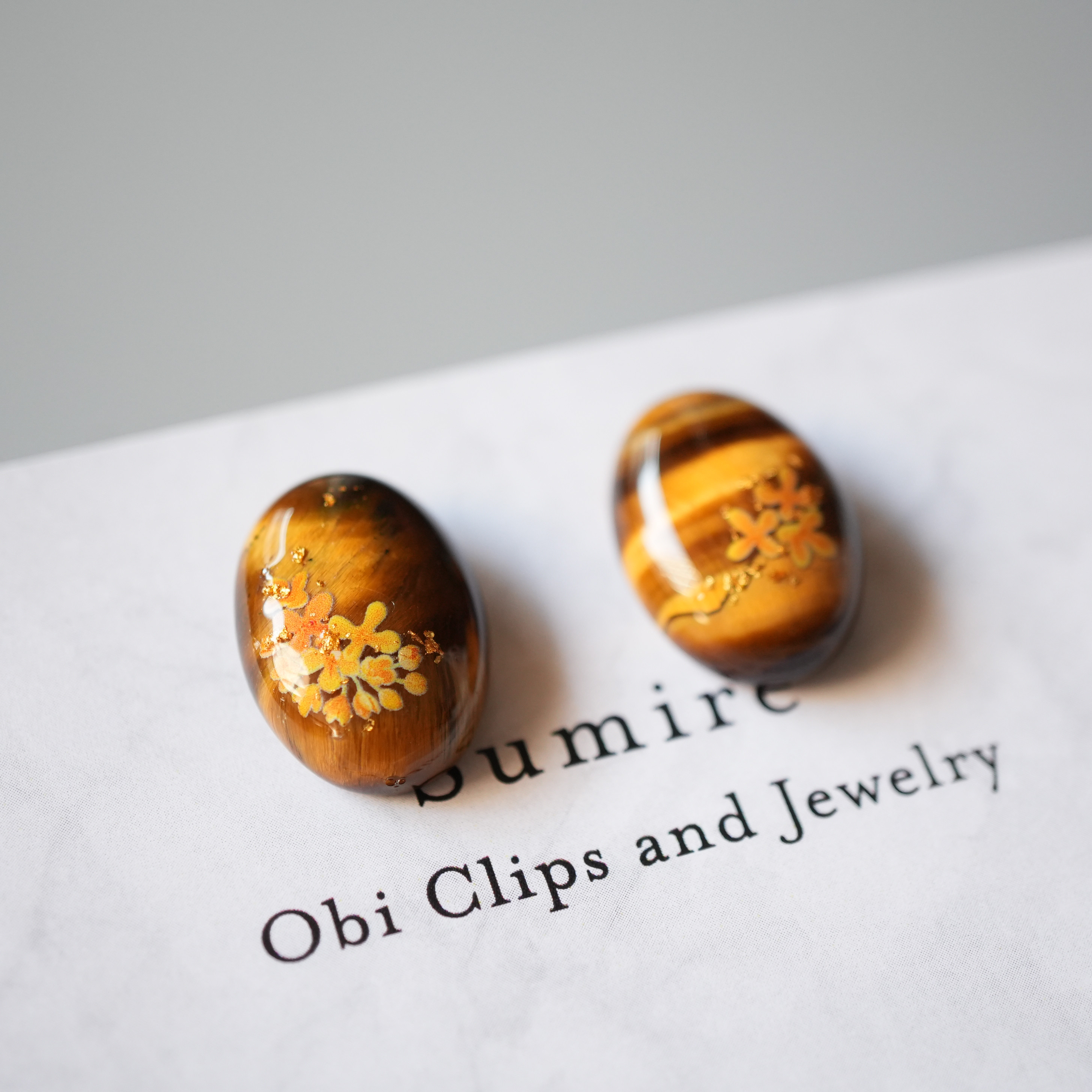 タイガーアイと金木犀の一粒ピアス（イヤリング金具変更可）