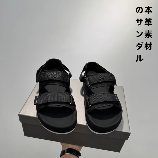 メンズサンダル2025新型夏の外履き厚底カジュアル百合運転用涼しいスリッパ男性