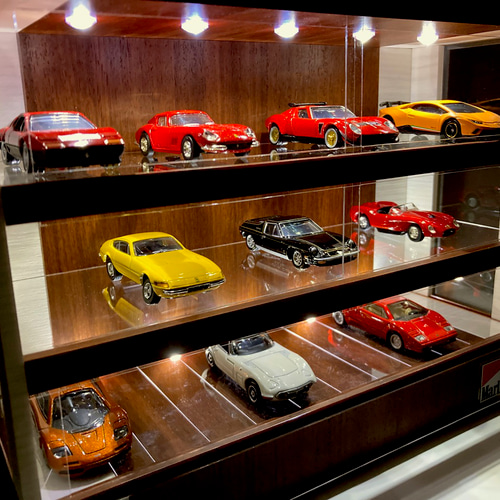 1/64 ガレージ　ショールーム　模型　ジオラマ　トミカ　ホットウィール　98白 ①ガレージ 駐車場 6台収納 ジオラマ 1/64 トミカサイズ レア