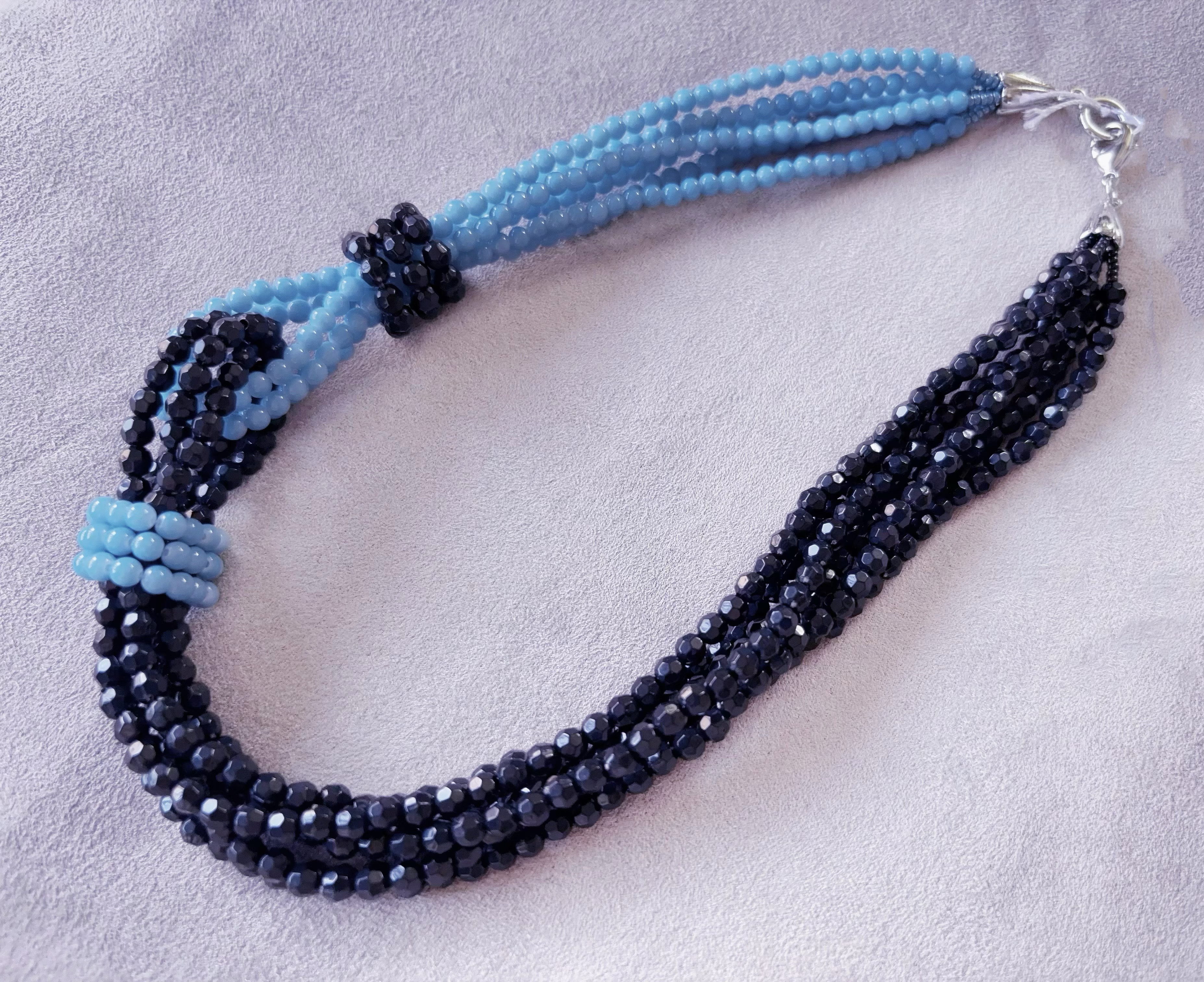 送料無料　　国産天然石風塗装樹脂　多連ショートネックレス