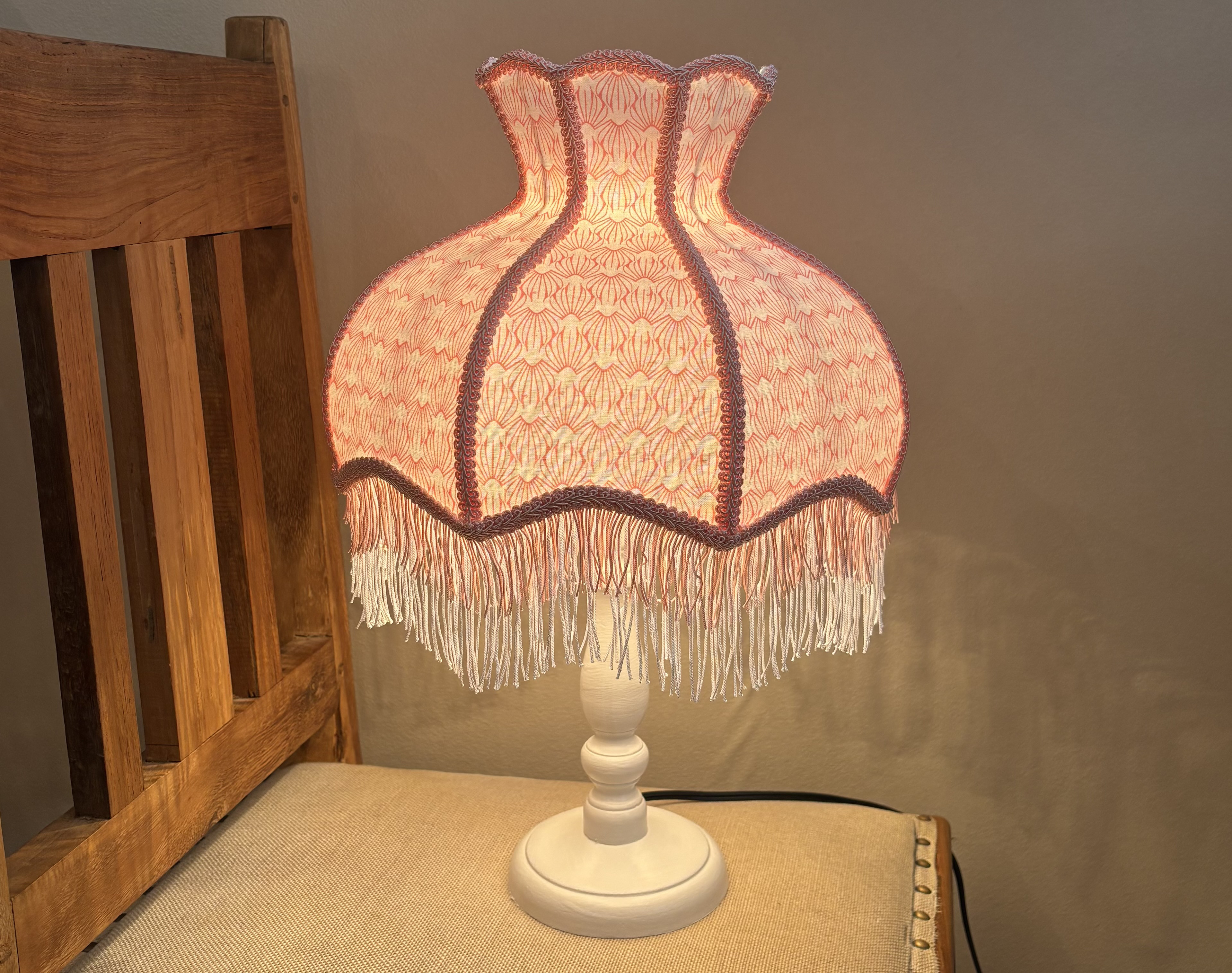 北欧風　ピンク幾何学模様　スタンドランプ