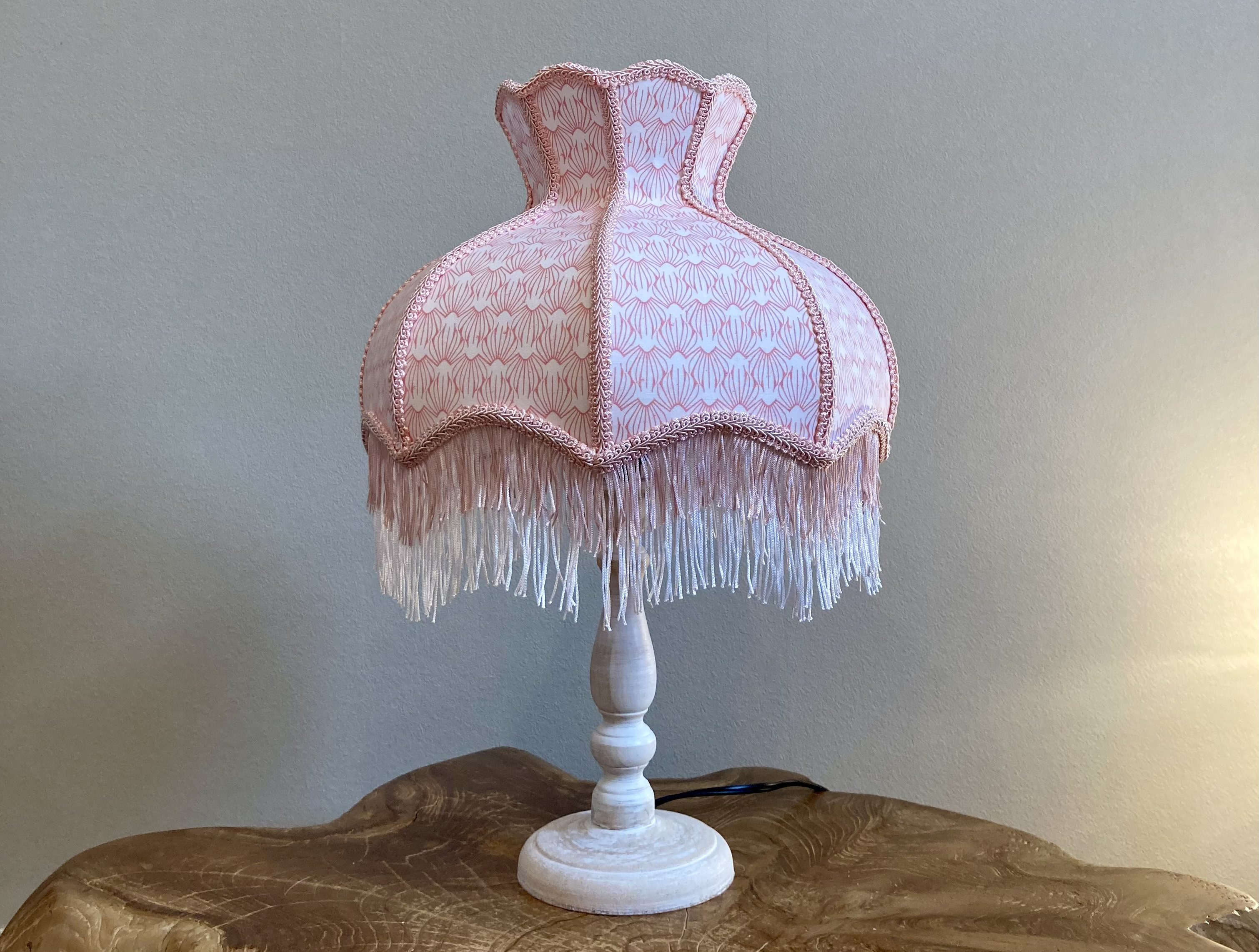 北欧風　ピンク幾何学模様　スタンドランプ