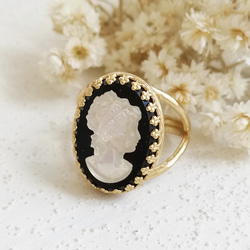 ヴィンテージガラス　フロストガラス　ブラック　カメオ　オーバル　リング　指輪　/　18ｘ13ｍm　/　ゴールドトーン 3枚目の画像