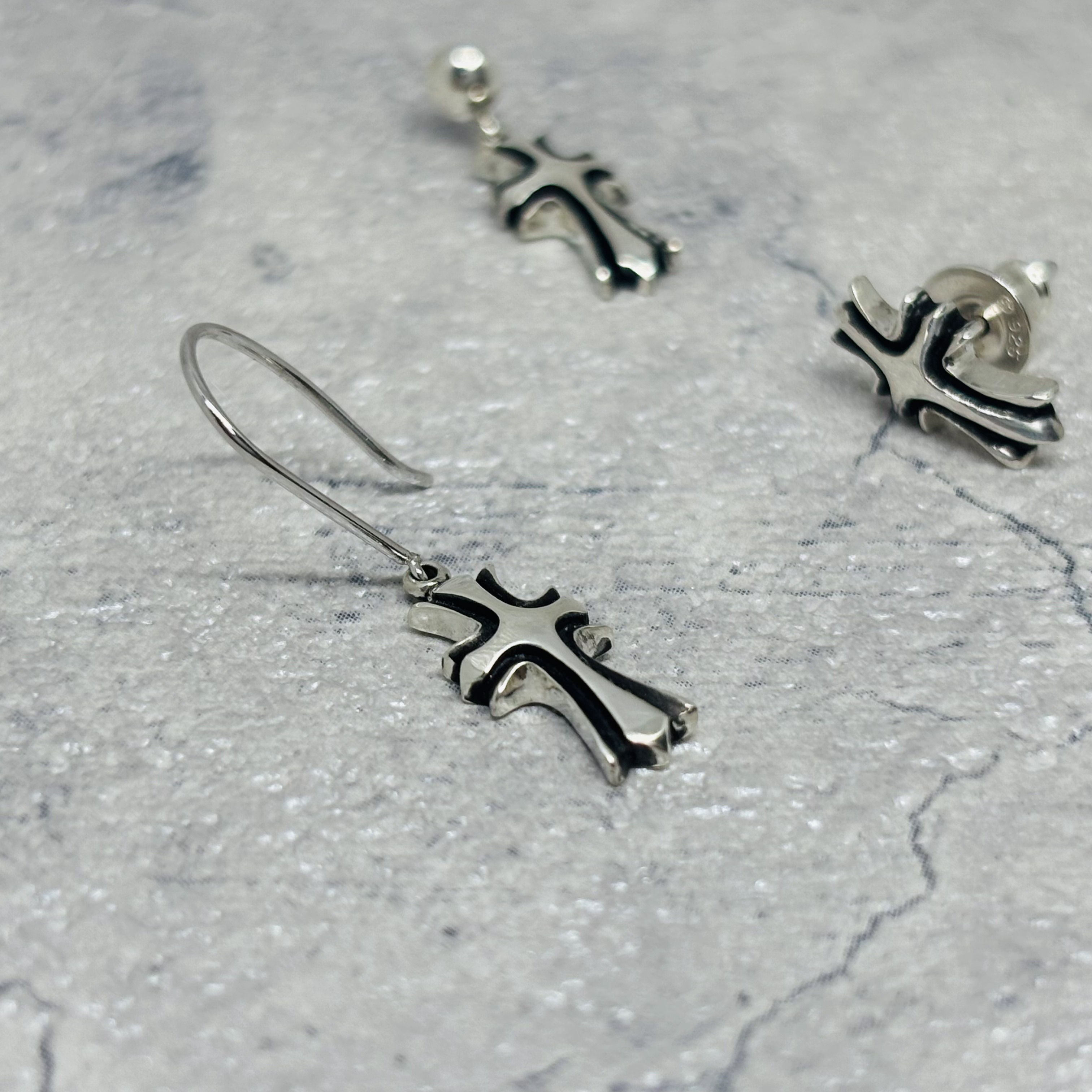 《nox cross hook》クロスピアス｜silver925・14KWGフック・片耳・ユニセックス・ネコポス送料無料