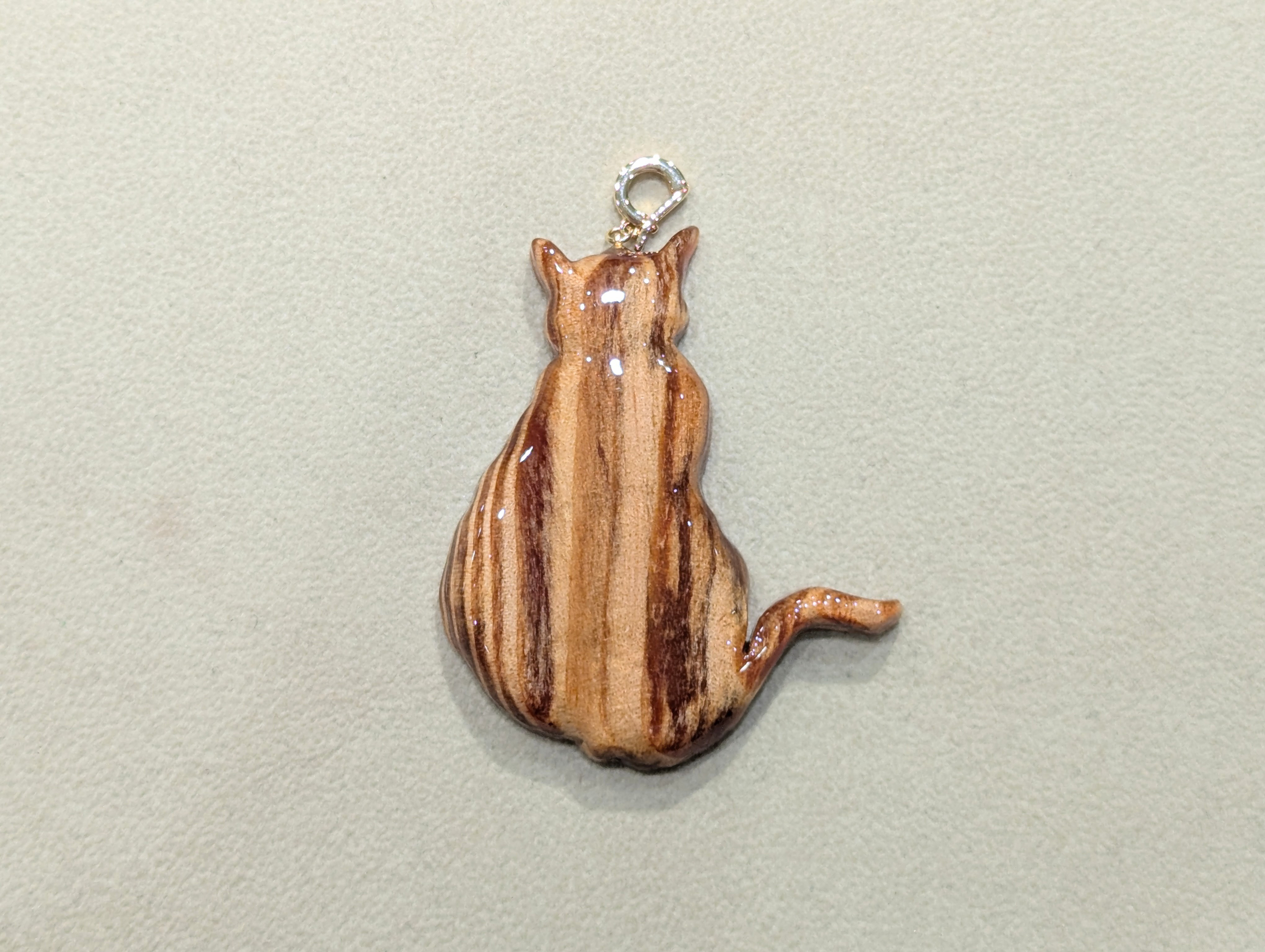 木製　ペンダントトップ　（　ねこ　）