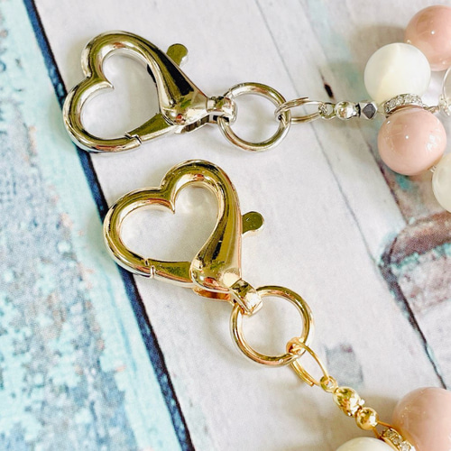 キューピットの彫刻入りクリスタルのキーホルダー／ピンクアラシャン