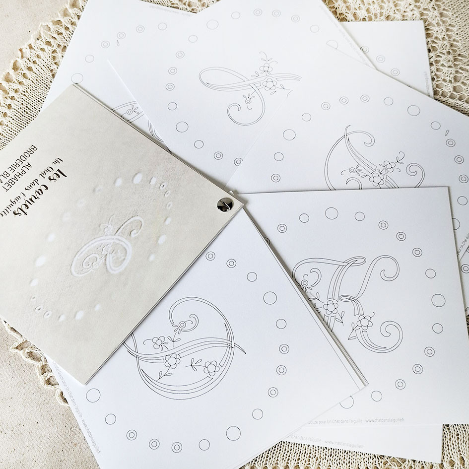 UN CHAT DANS L'AIGUILLE★ Alphabet - Broderie blanche New