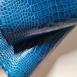 ワニ革  グレージング(艶)  ピーコックブルー(白鞣し)「長財布向け」 No.CM0164 18枚目の画像