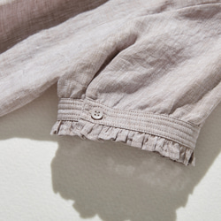 上品な着こなしに♪ リネン100% バンドカラーシャツ リネンブラウス 半袖シャツ　紫がかった灰色　250509-2 6枚目の画像