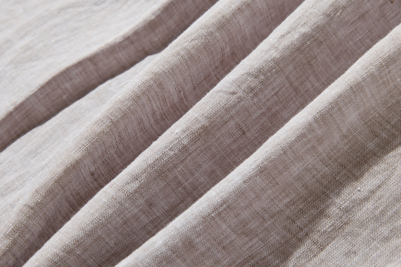 上品な着こなしに♪ リネン100% バンドカラーシャツ リネンブラウス 半袖シャツ　紫がかった灰色　250509-2 9枚目の画像