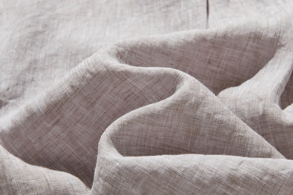 上品な着こなしに♪ リネン100% バンドカラーシャツ リネンブラウス 半袖シャツ　紫がかった灰色　250509-2 10枚目の画像