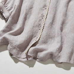 上品な着こなしに♪ リネン100% バンドカラーシャツ リネンブラウス 半袖シャツ　紫がかった灰色　250509-2 5枚目の画像