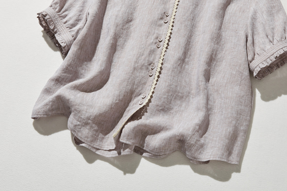 上品な着こなしに♪ リネン100% バンドカラーシャツ リネンブラウス 半袖シャツ　紫がかった灰色　250509-2 5枚目の画像