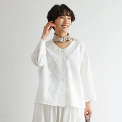 優雅で快適な七分袖レースカーディガン　刺繍コットン100％　ホワイト　250511-1 6枚目の画像