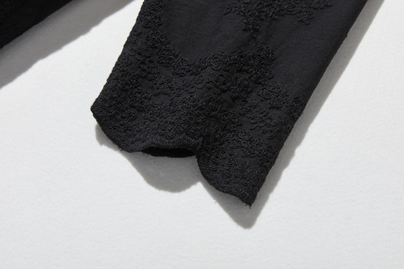 優雅で快適な七分袖レースカーディガン　刺繍コットン100％　ブラック　250511-3 5枚目の画像