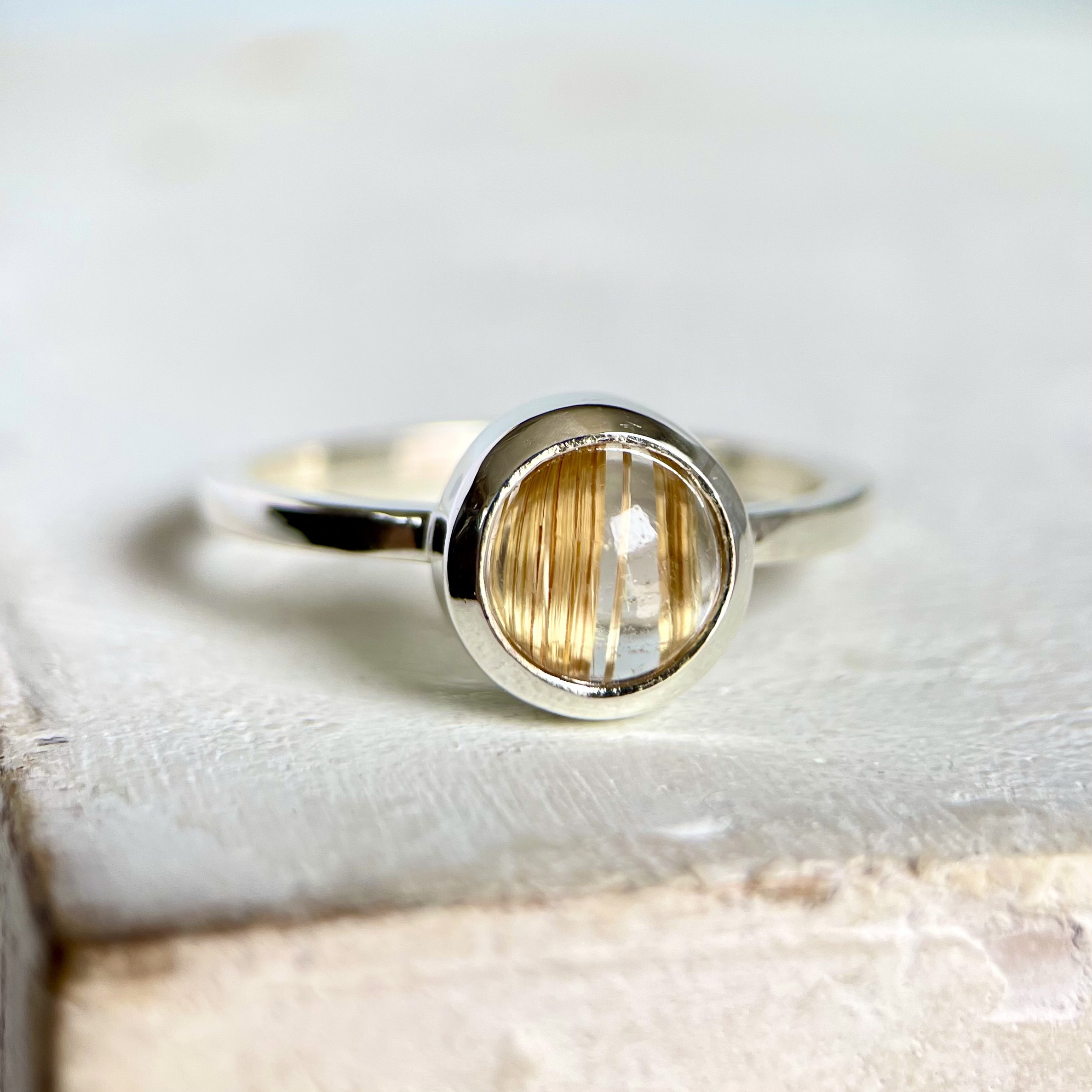 【浮上がるゴールドルチルの魅力】キャッツアイタイチンルチルクォーツリング　サイズ18号　silver950 SR-186