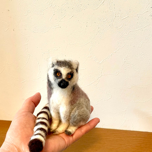 羊毛フェルト　ワオキツネザル ワオキツネザル 羊毛フェルト よっちみかん 通販 8843688