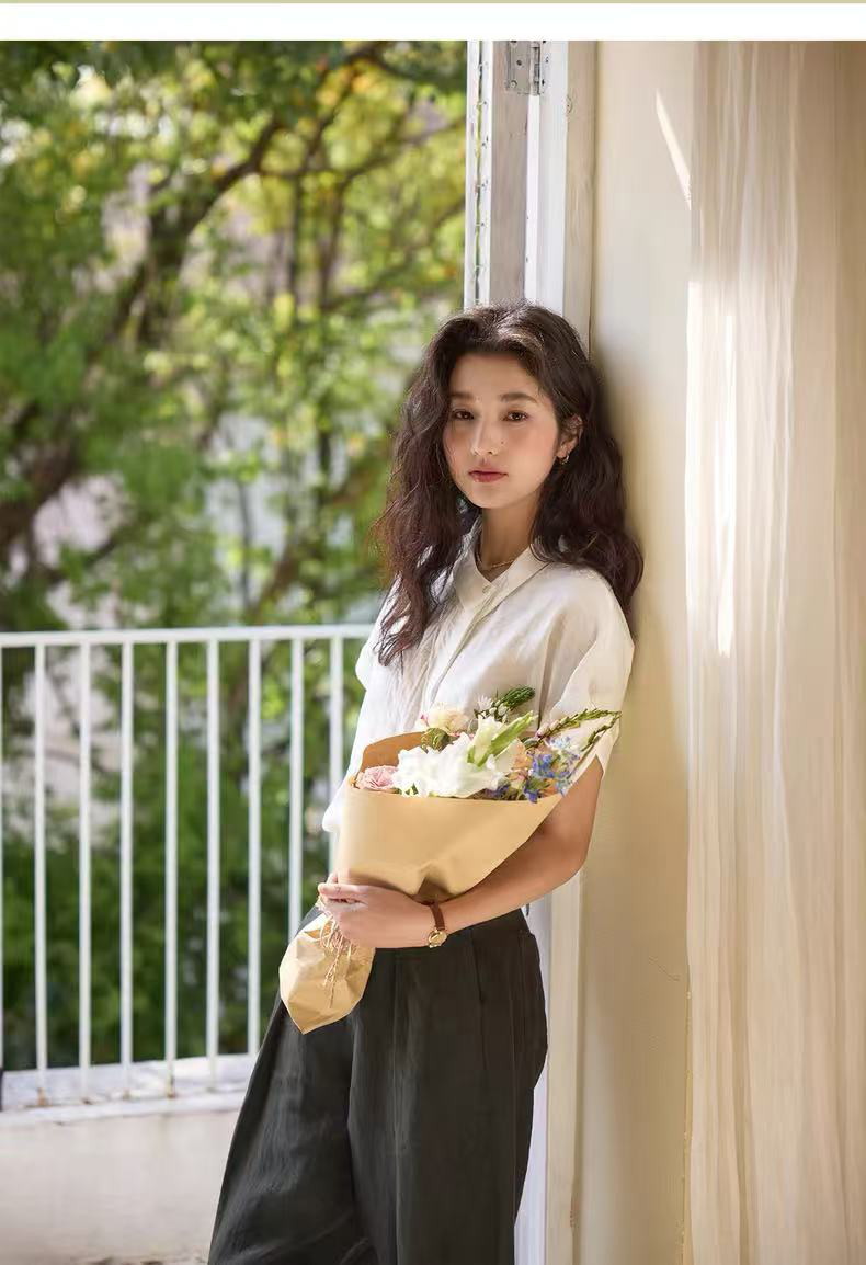 ピンタック入り　半袖ブラウス　トップス　二色