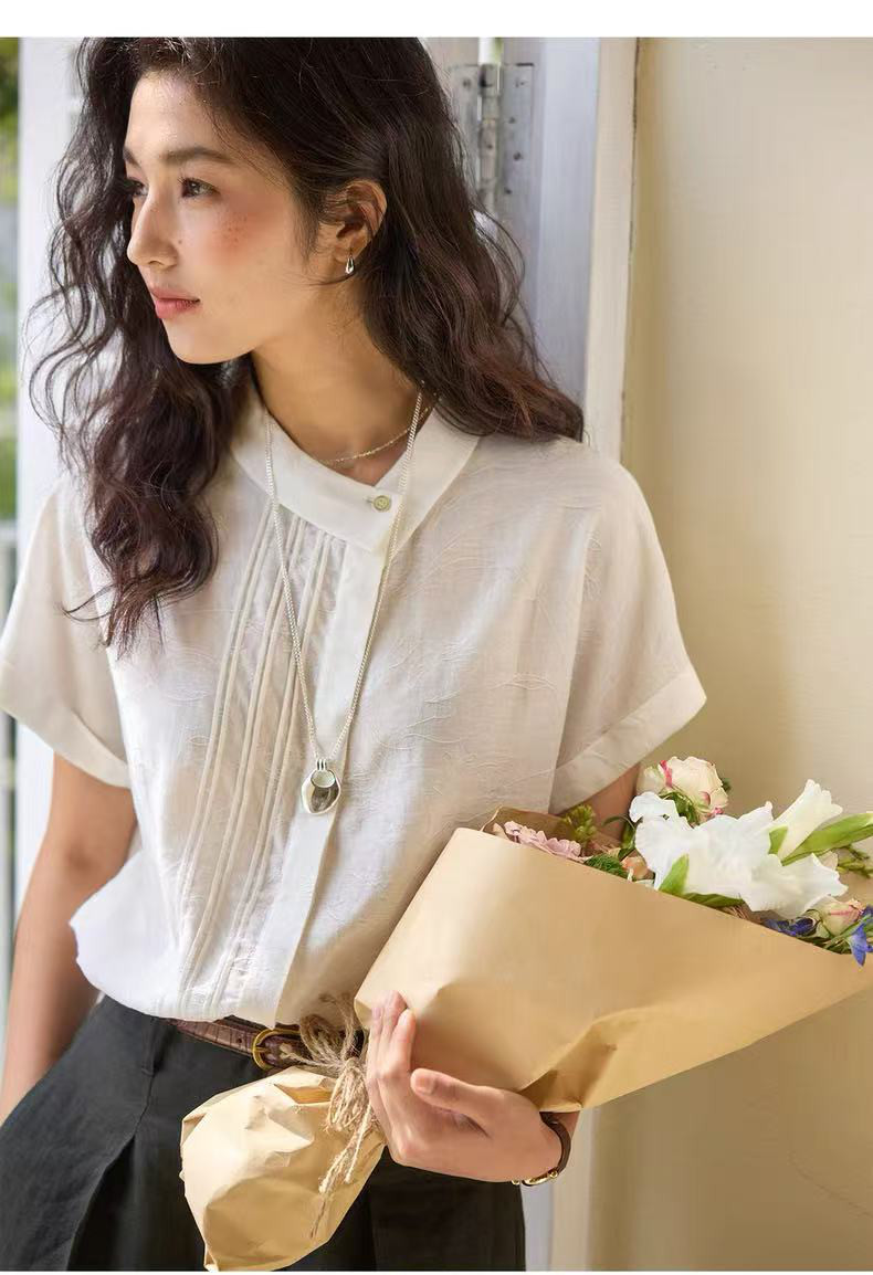 ピンタック入り　半袖ブラウス　トップス　二色