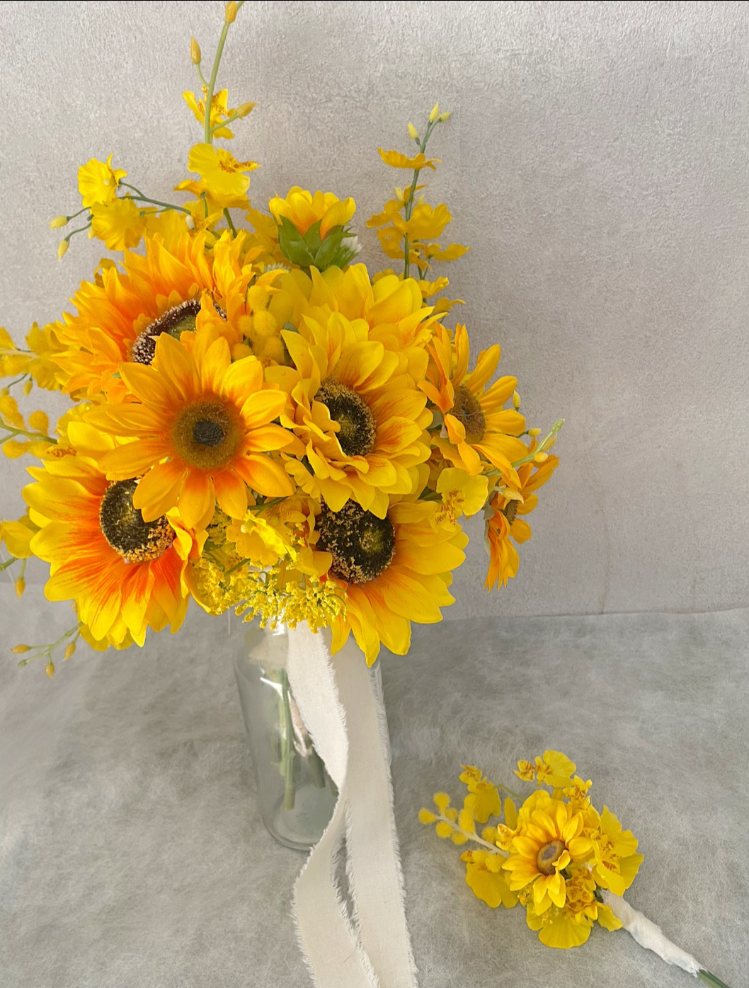 ひまわりビタミンカラーブーケ　（造花）