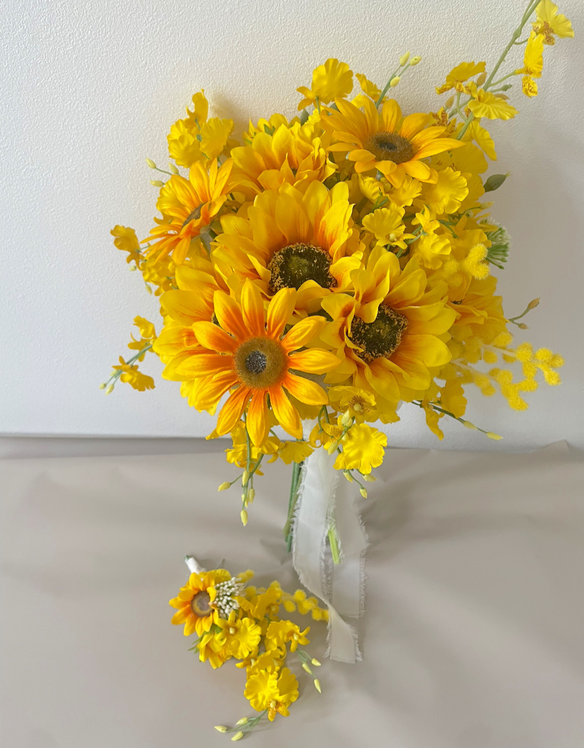 ひまわりビタミンカラーブーケ　（造花）
