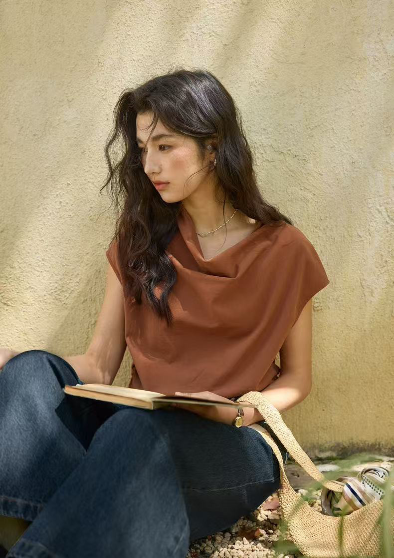 オリジナルデザイン  夏向きトップス　ブラウス　半袖　二色