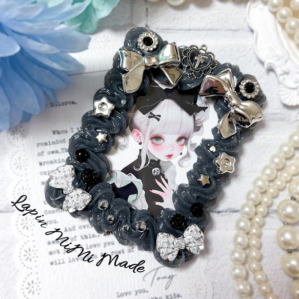 受注製作】黒 ラメ ホイップデコ B8 硬質トレカケース シルバー リボン