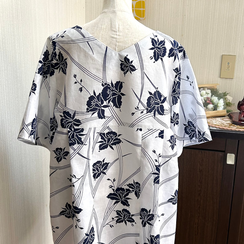LL 浴衣リメイク 新品反物 白紺 フリル袖ゆったりワンピース 和洋折衷 絞り浴衣 リメイク ワンピース ドレス 帯サッシュ