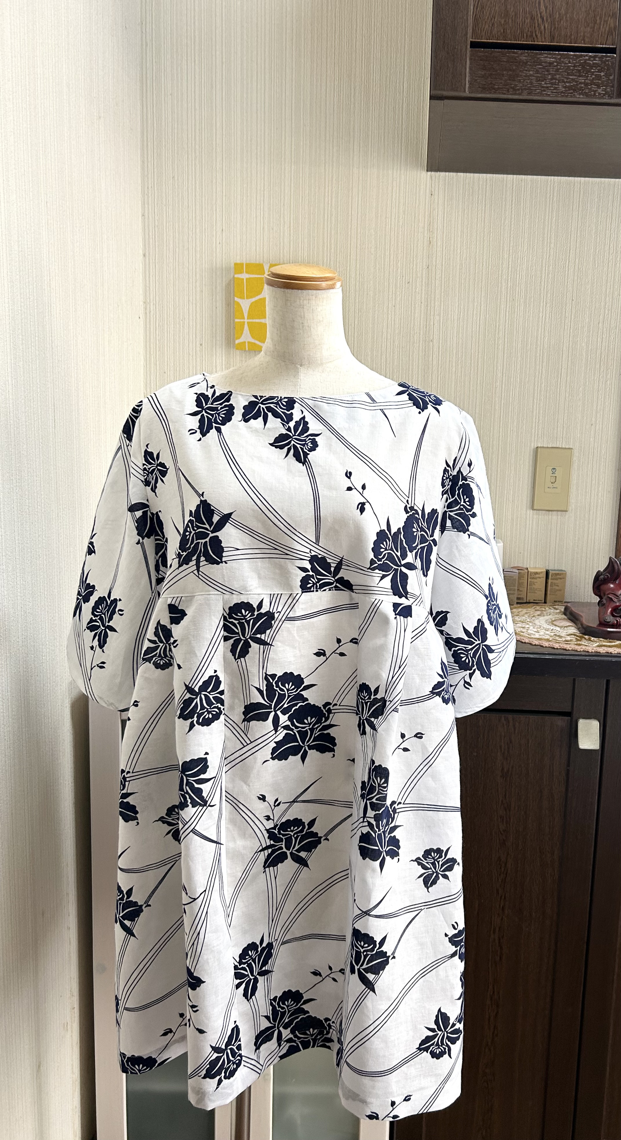 郵送買取 新品5台以上送料無料キャンペーン中！！  浴衣 蘭 白地 ワンピース 五分袖 後ろVネック ハイウエスト 反物 着物・浴衣