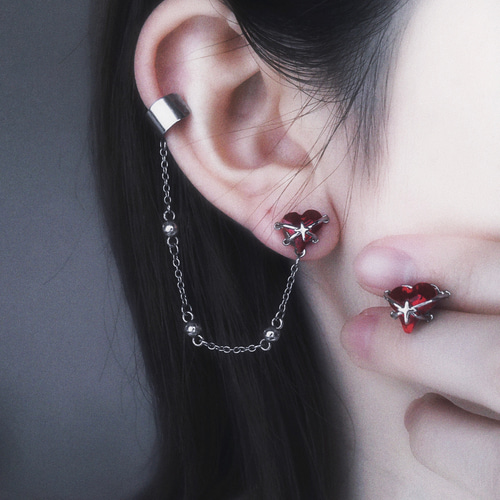 2色展開］キラキラハートのチェーンピアス-両耳用 / ゴシック メンヘラ