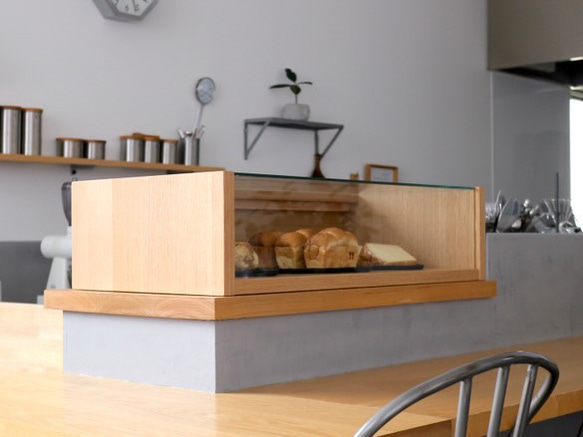 木製ショーケース 上面・前面ガラス ／店舗什器／ガラスケース