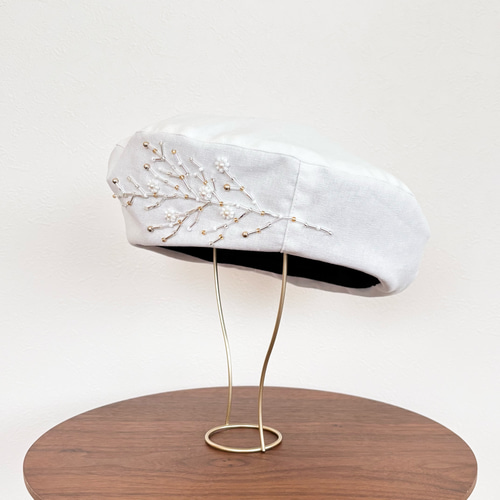 【新品未着用】　お花の刺繍のベレー帽（white） ベレー帽-Eyes a sparkling | 新作帽子 | 帽子通販なら帽子屋WAGANSE