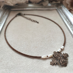 透かしパーツとフェイクパールのチョーカー 14枚目の画像