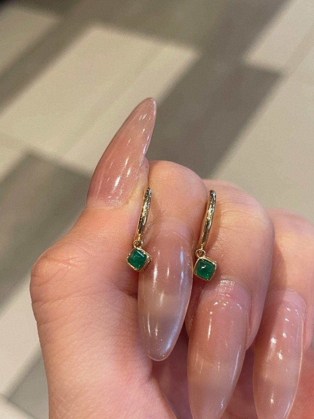 エメラルドフープピアスk18　2106 27,300円