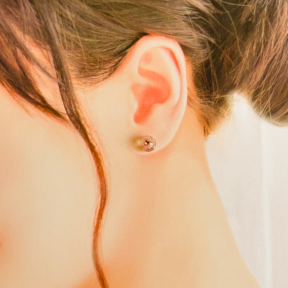 ♡送料無料♡かすみ草のボールレジンピアス　イヤリング 6枚目の画像