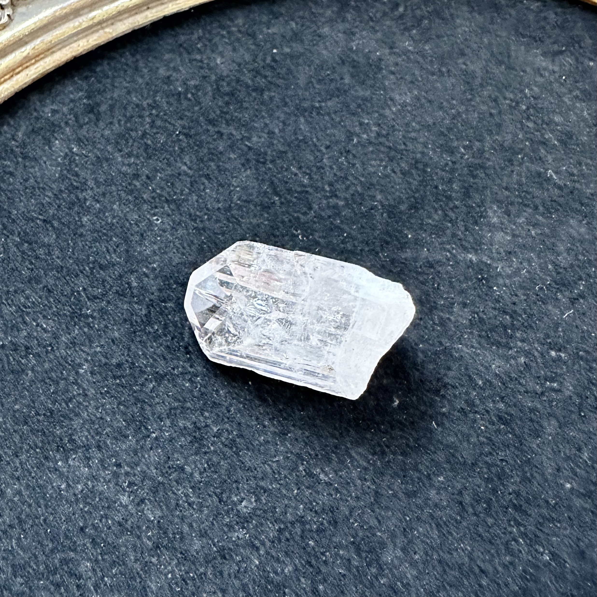 ダンビュライト 原石 A