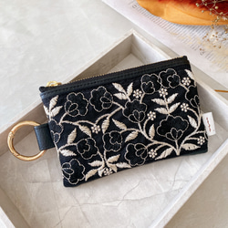 インド刺繍リボン と フリル の 巾着ポーチ ミニ巾着バッグ インド刺繍リボン】ハンドメイド ミニ 巾着 フリル ポーチ 巾着