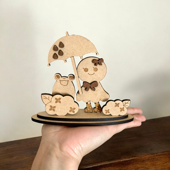 〖 梅雨 〗てるてる坊主ちゃんとカエル 木製インテリア 雨宿り 傘 癒し 雑貨 3枚目の画像