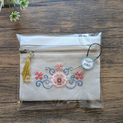 刺繡のティッシュケースポーチ 和モダン小花 (H2512) ポーチ 刺繡