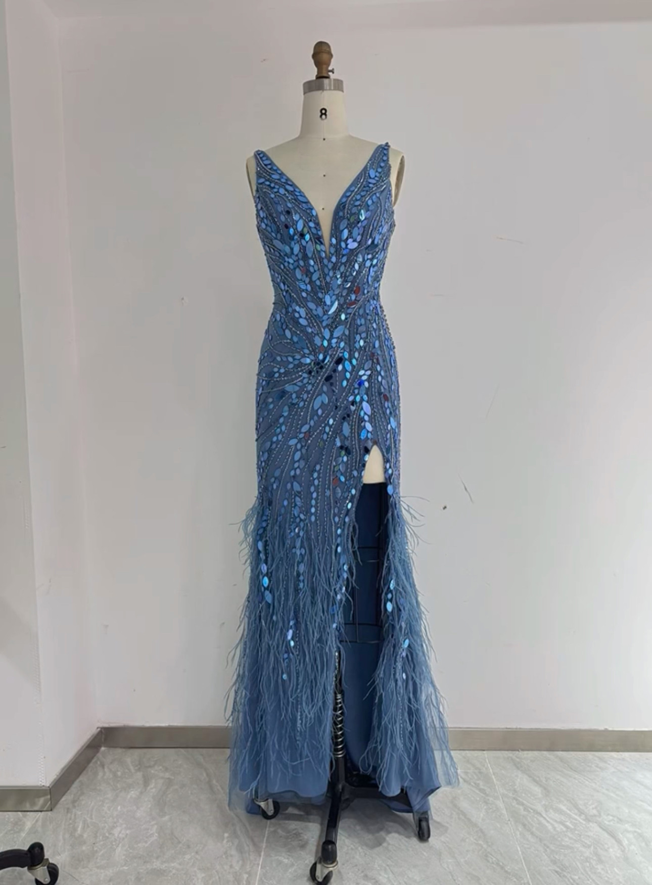 買わないと損　チャック　スリット　ブルー　袖無し　背中空き　マーメイドドレス　キラキラ　パーティードレス　演奏会音楽会