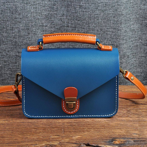 コールハーン 本革レザーショルダーバッグ 蛇柄風 ブルー系  