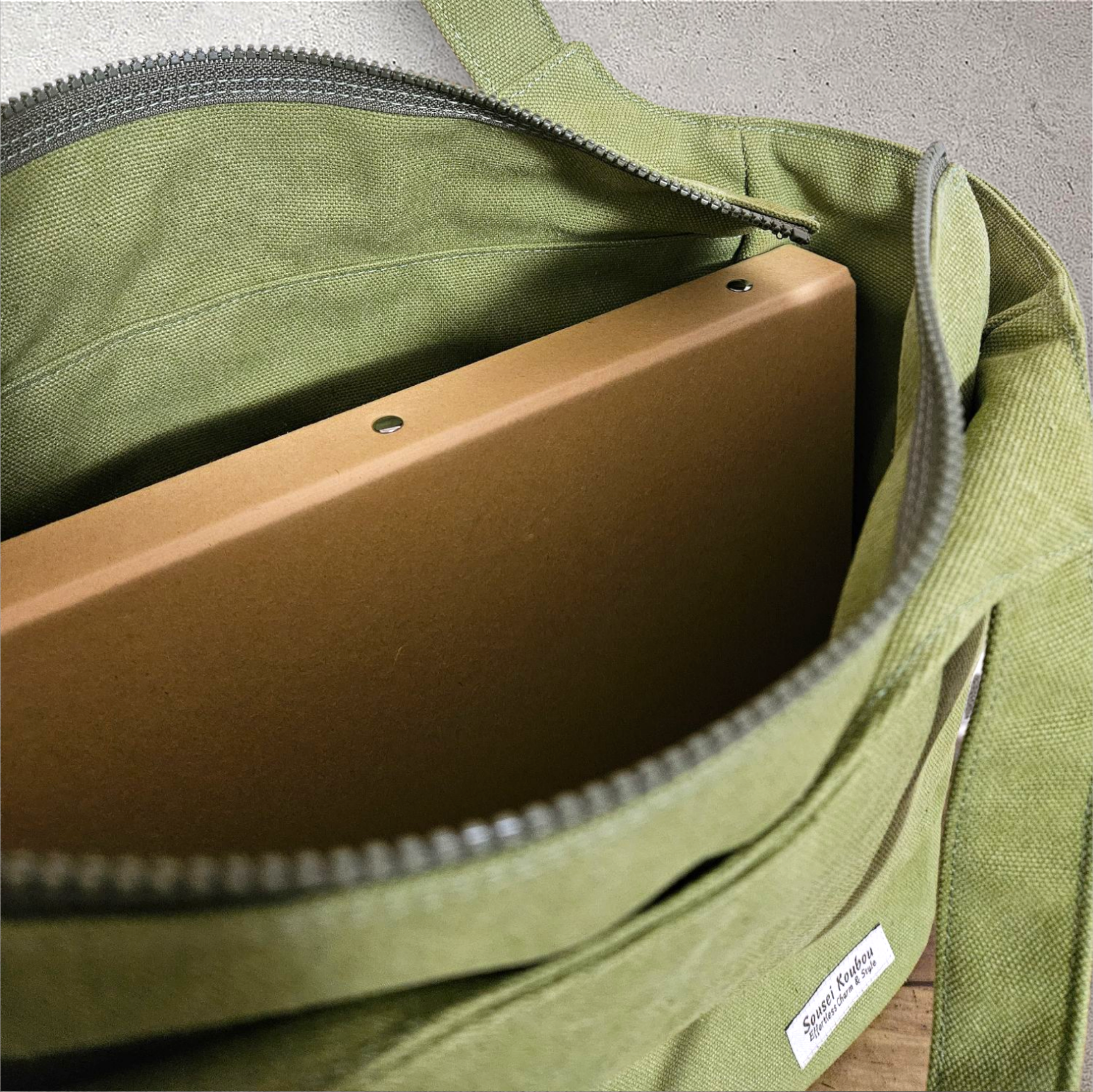 A4 もスッポリ！帆布のシンプルトートバッグ  通勤・通学、マザーズバッグにも！