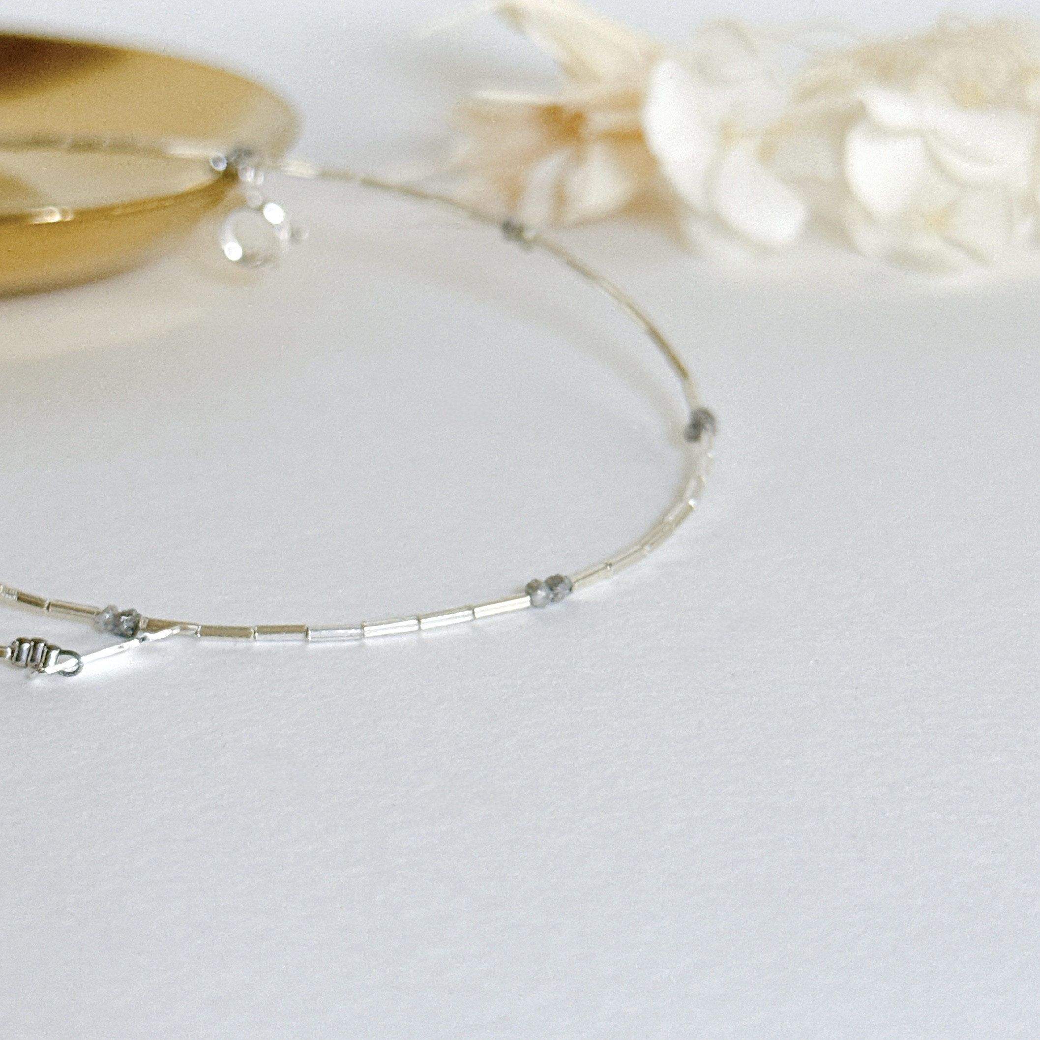 カレンシルバーとグレーダイヤモンドの華奢ネックレス　silver925