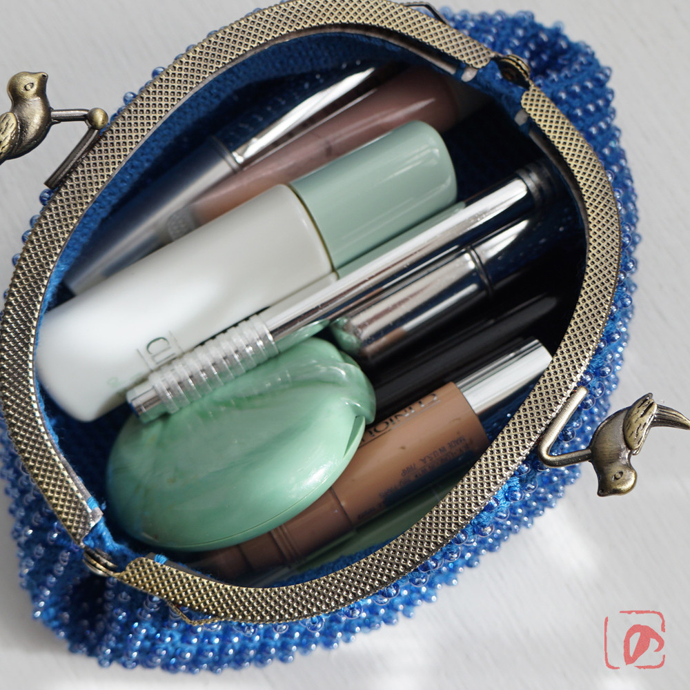 ばあば ⁛ つぶつぶガラスビーズのさらに大き目がま口（Tyltyl ・2137）